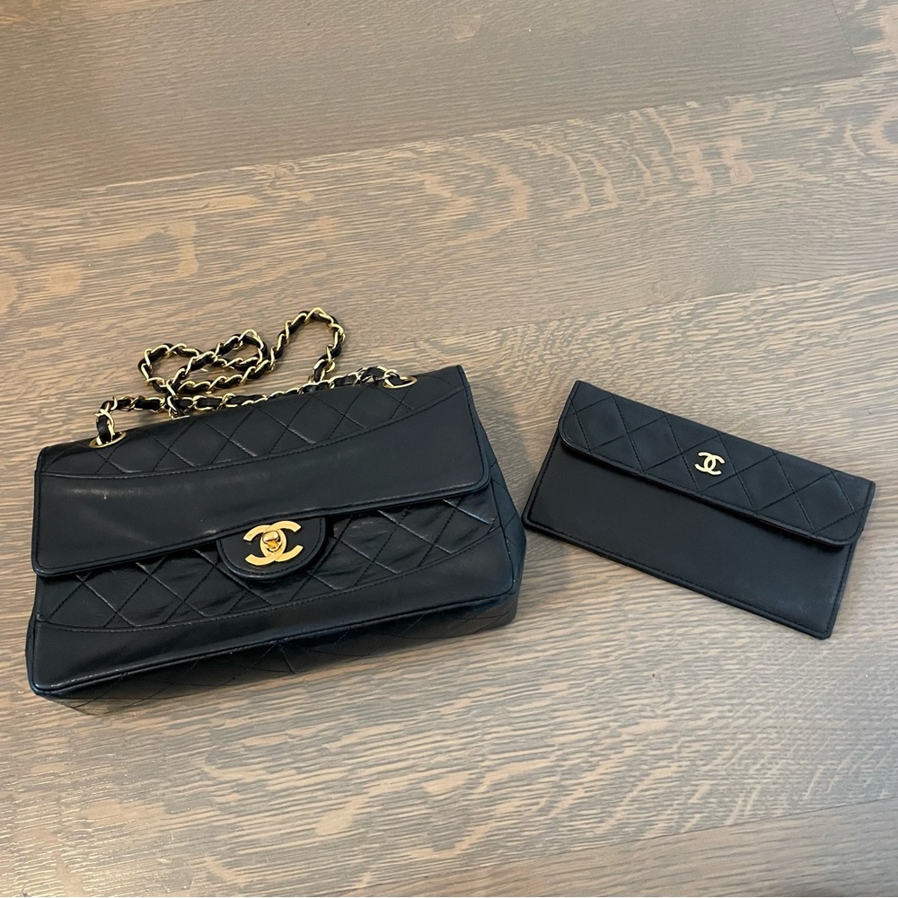 CHANEL Matelasse Black single flap chain shoulder bag with quilted card …